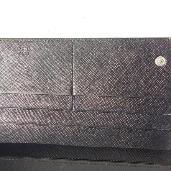 SOLD-AUTHENTIC PRADA LONE BI-FOLD WALLET BLACK - Picture 4 of 8